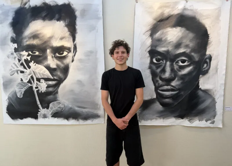 19-Year-Old Yvelinois Uses Nature as Canvas, First Exhibition in Voisins