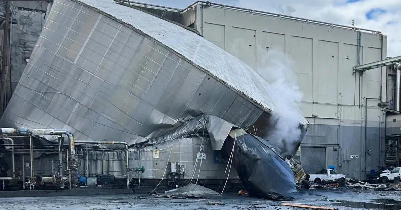 2 morts, 9 disparus après implosion d'un réservoir chimique dans une usine de pâte à papier