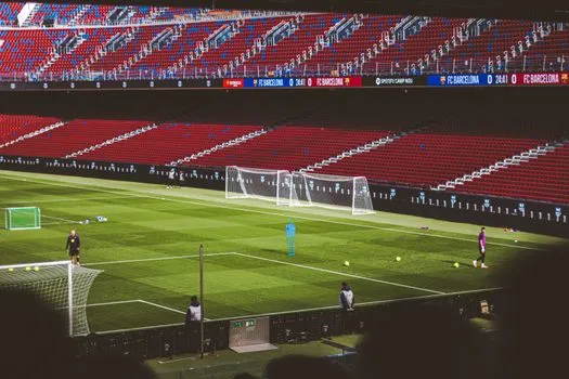 2026 World Cup pitch problems: grass vs. artificial turf debate