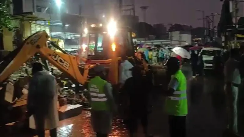 7 killed in Bengaluru wall collapse near hospital