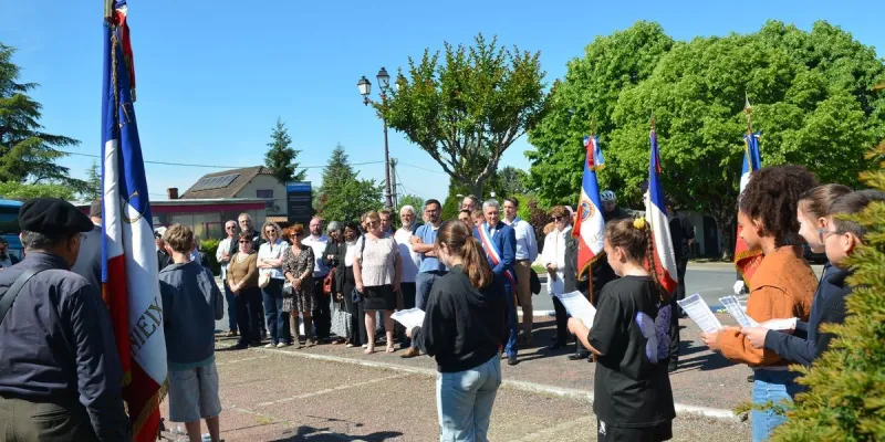 8 May Ceremony in Coulounieix-Chamiers Passes Torch to Youth