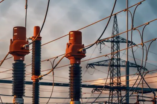 Aecon Buys Preferred Shares in Aecon Utilities