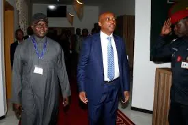 CAN 2025 : Le président Motsepe arrive au Sénégal