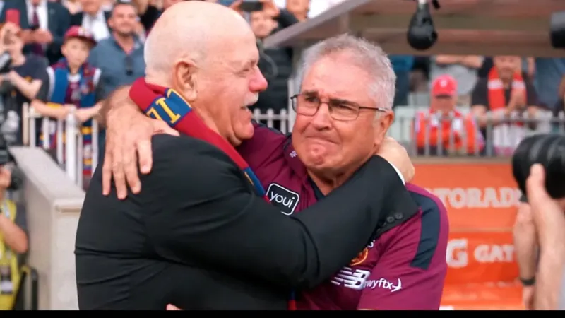 Le lien d'une légende de l'AFL avec le coach des Lions révélé