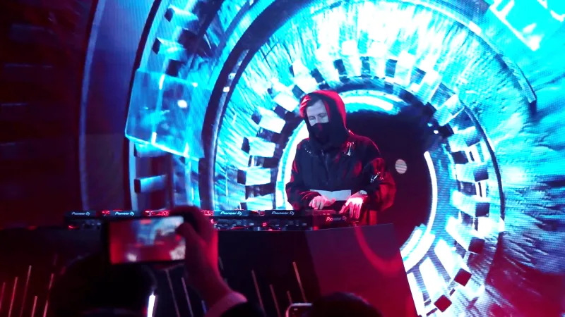 Alan Walker se produit à la conférence Jetour à Pékin