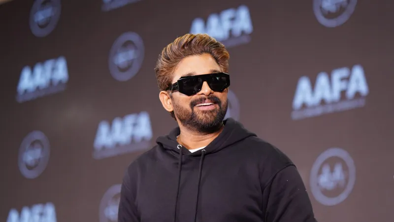 Allu Arjun Fan Meet Sparks Political Debate