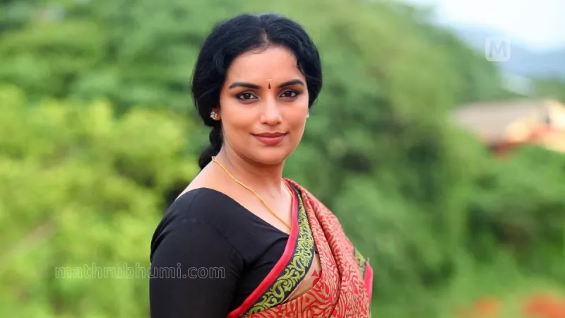 AMMA President Shweta Menon Resigns Amid Internal Dispute