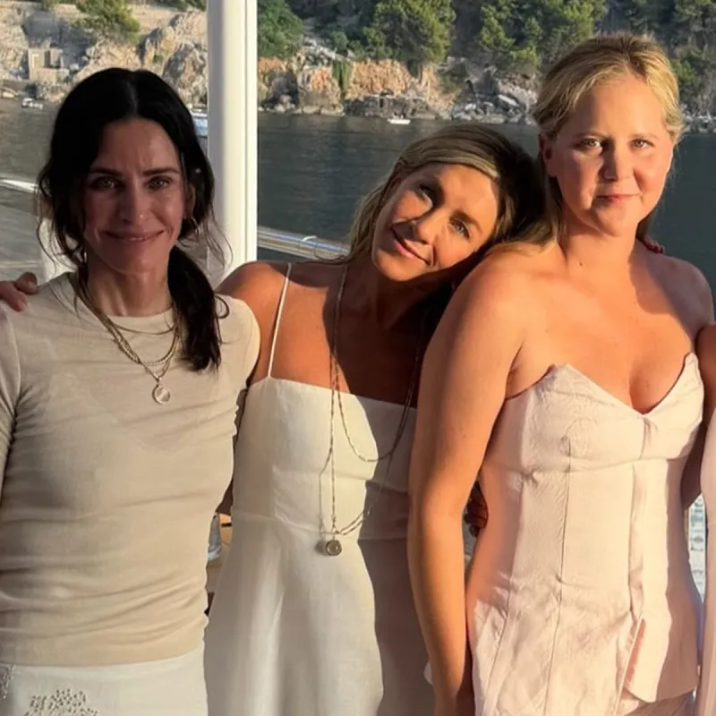 Amy Schumer, Jennifer Aniston, Courteney Cox Enjoy Yacht Day