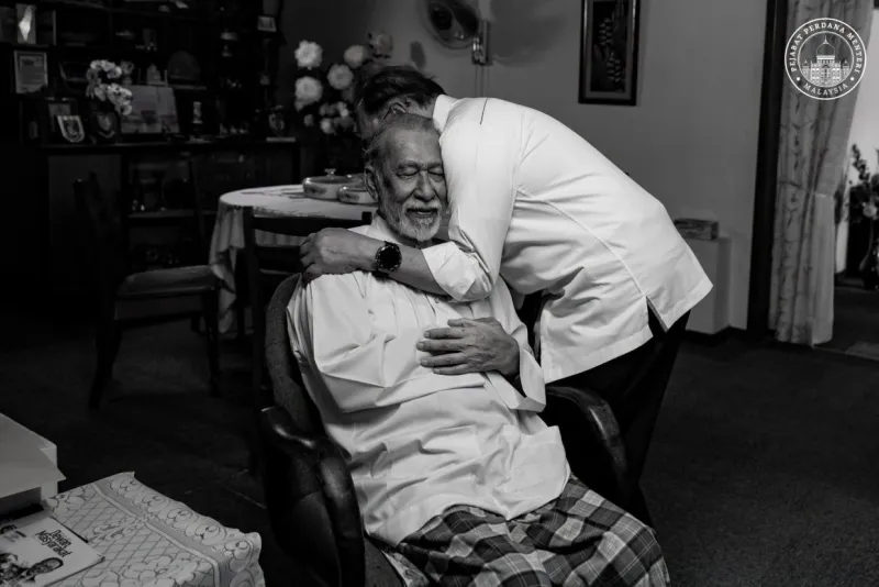 Anwar Ibrahim's Eldest Brother Idrus Dies