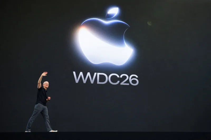 Apple Overhauls Siri to Catch Up in AI Race