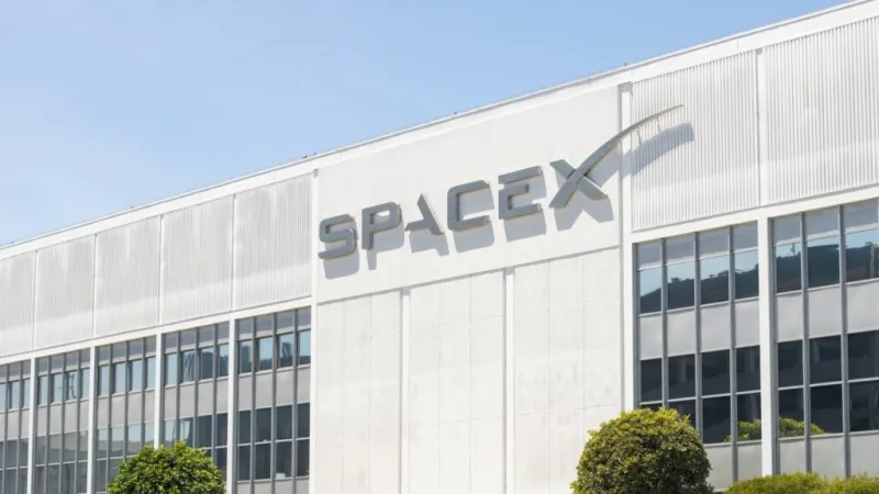 ARK Invest Backs High SpaceX Valuation Ahead of Potential IPO