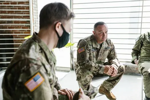 Le chef de l'armée et le commandant central américain discutent de coopération