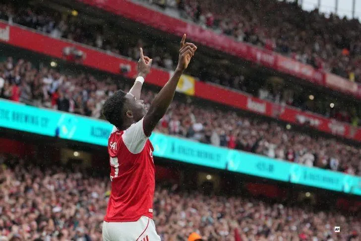 Arsenal mène la Premier League de 6 points après victoire