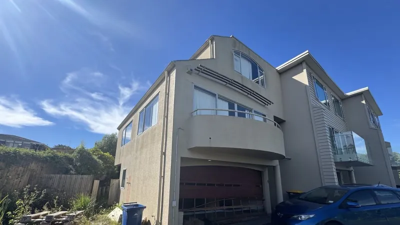 Auckland Council sells Northcote home over $219k rates debt