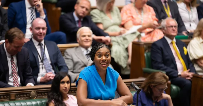 Badenoch Criticizes Starmer Cabinet in First Post-Quit PMQs