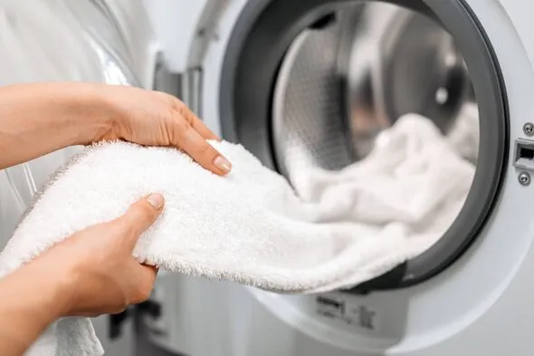 Baking soda restores fresh towel smell naturally