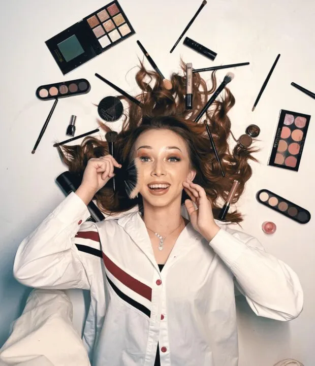 Beautymaxxing: The Online Obsession with Looks
