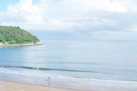 Big Wave Bay Beach Reopens After Water Quality Improvement