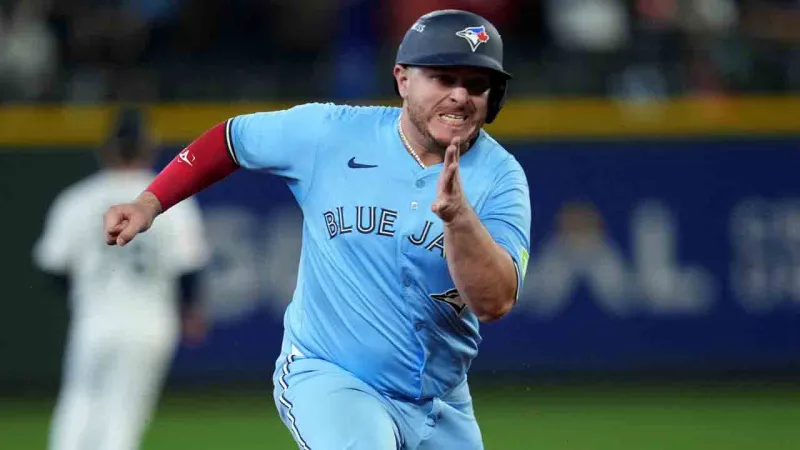 Blue Jays' Varsho to IL; Kirk returns, Heineman cut