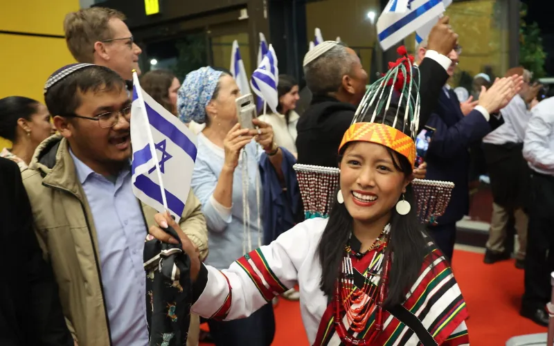 Bnei Menashe Immigrants from India Land in Israel