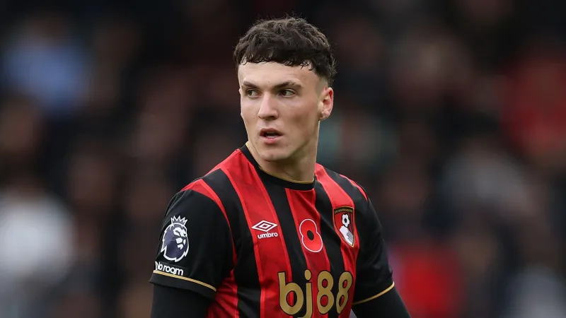 Bournemouth suspend Alex Jimenez over alleged messages