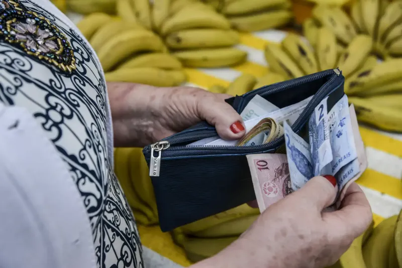Crise d'endettement au Brésil : 80% des familles portent un fardeau financier