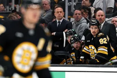 Les Bruins perdent 3-1 contre les Sabres dans le match 4