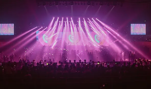 Le concert Arirang de BTS en 2022 a présenté la collection Lyrical Armor de Songzio