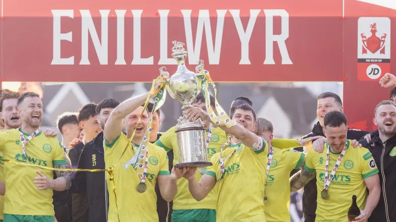 Caernarfon Town remporte la Coupe du Pays de Galles 3-0 face à Flint