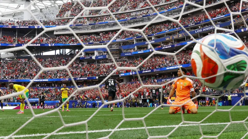 Le Canada en huitièmes du Mondial après une victoire in extremis
