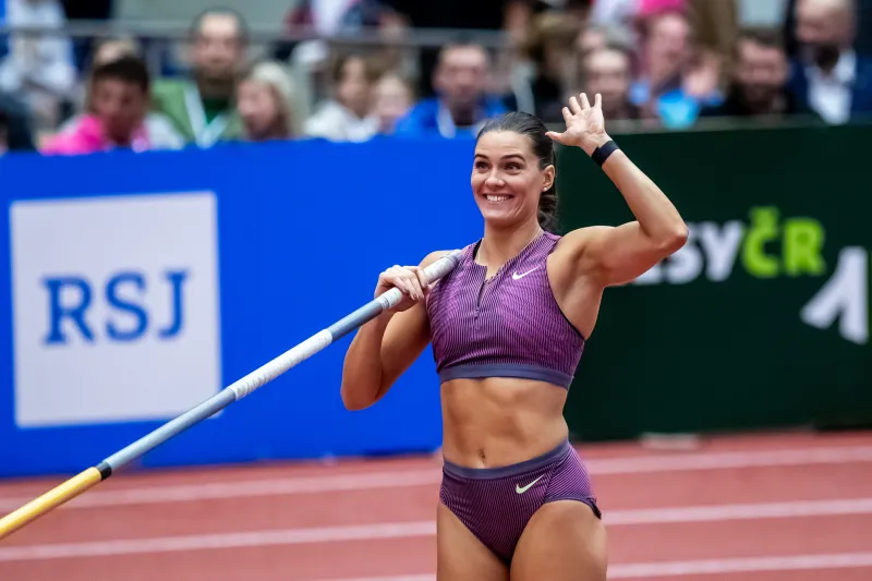 Canadian pole vaulter Alysha Newman suspended 20 months for missed doping tests
