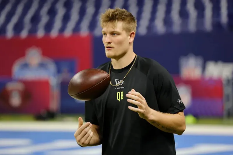 Canadian QB Elgersma signs with Winnipeg Blue Bombers