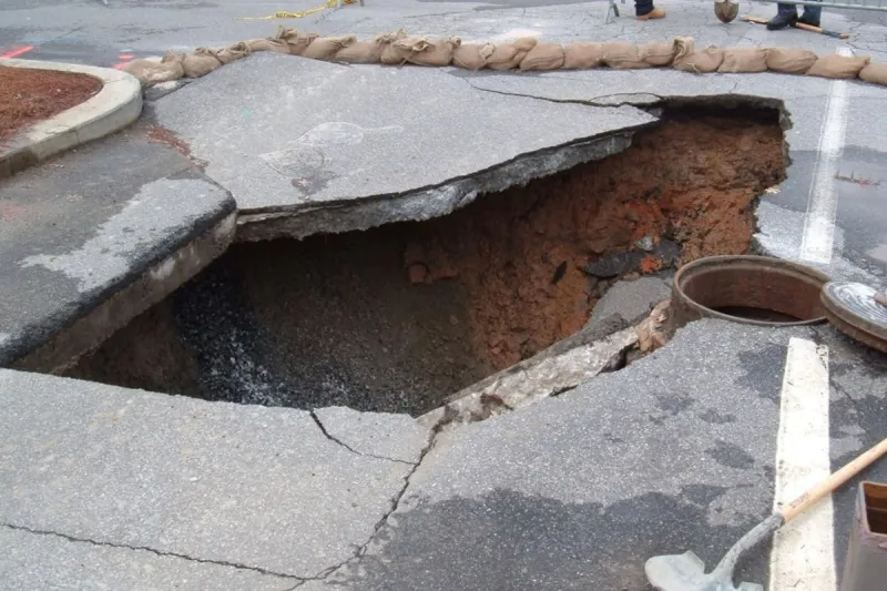 Canarsie Sinkhole Crisis on Flatlands Avenue