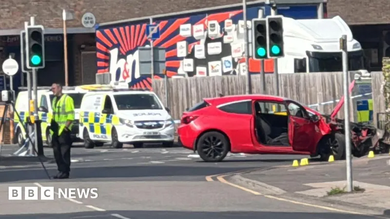 Car Hits Pedestrians in Arnold, Nottinghamshire