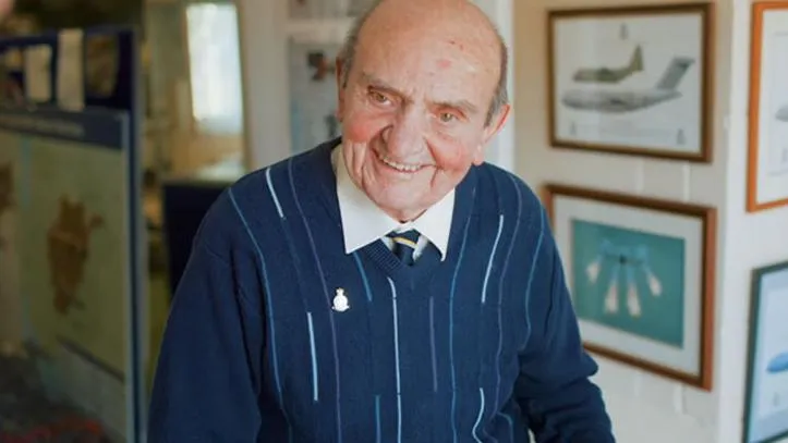 Care Home Resident Revisits RAF Roots in Heartwarming Moment
