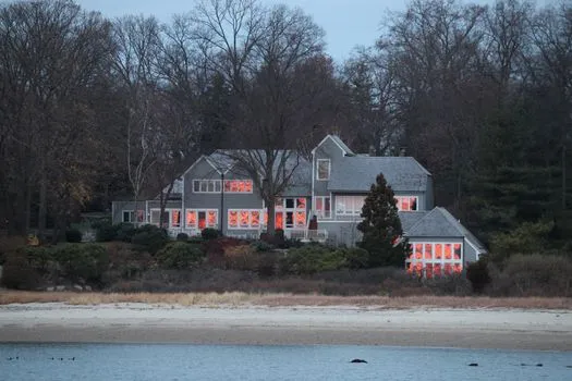 Celebrities Caught Faking Their Luxury Homes