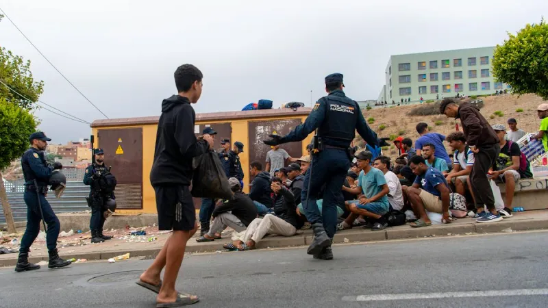 Ceuta: un incendie détruit partiellement un camp de migrants