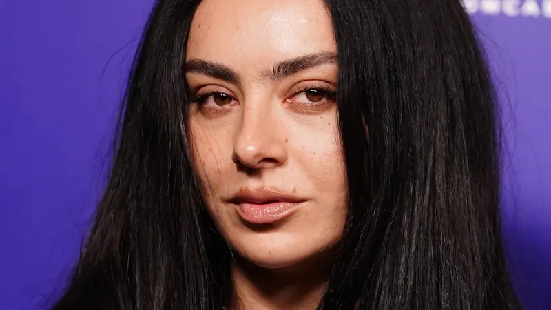 Charli XCX Drops B-Side 'I Keep Thinking About You'