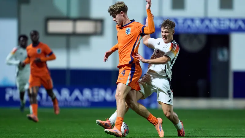 Chelsea, Barcelona linked to Twente teen Ruud Nijstad