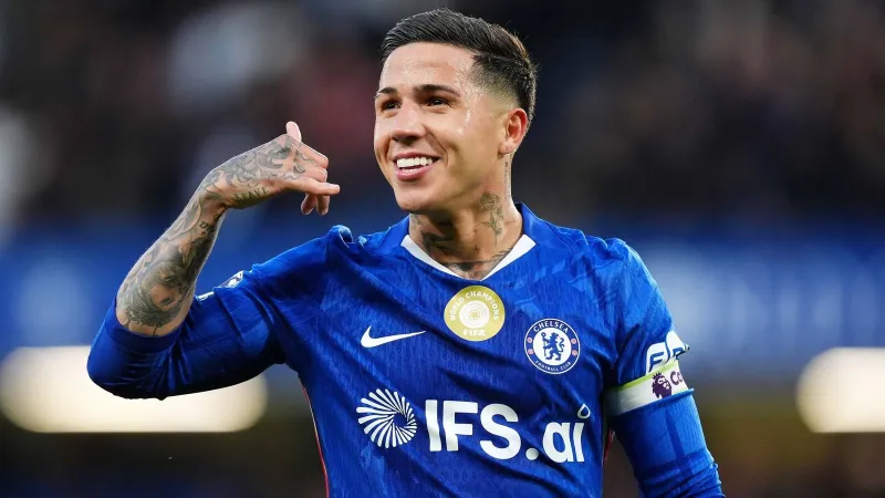 Chelsea set Friday deadline for Man City's Enzo Fernandez bid