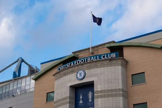 Chelsea's Transfer Pivot: From Henderson to Youth
