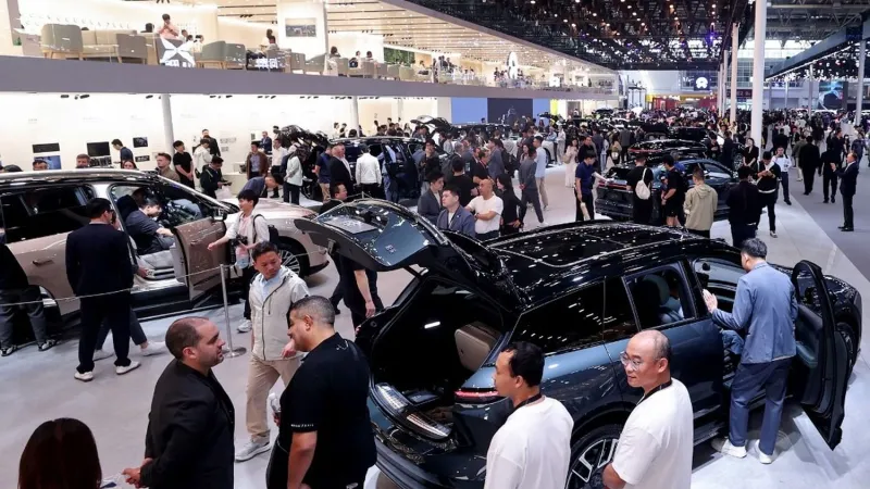 Chinese EV Makers Gain from Strait Crisis