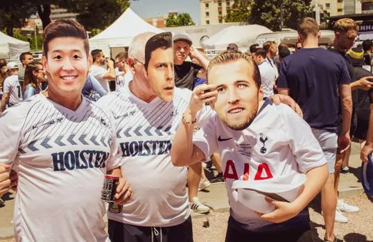 City Fan Opens Pop-Up Football Shirt Stall