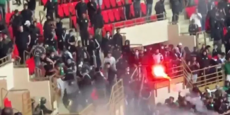 Affrontements entre supporters du Raja et de l'AS FAR au stade Moulay Abdallah