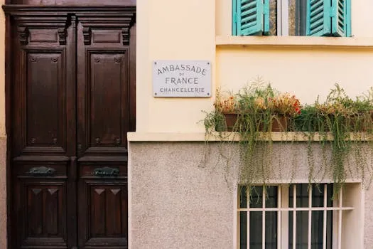 Claude Bidaut, a French Diplomat and Veteran, Dies at 96