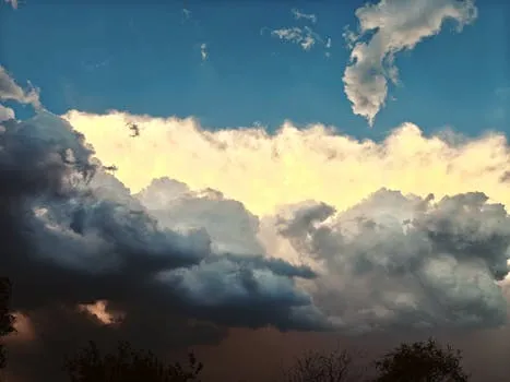 Nuages, averses locales, hausse des températures le 17 mai