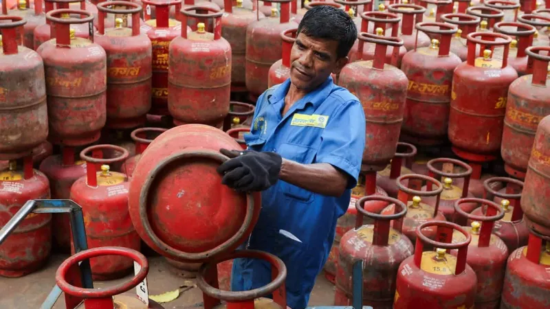 Commercial LPG Prices Cut by Rs 200 in Delhi, Kolkata