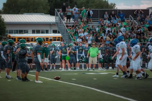 Victoire du Cougar lors du match de homecoming