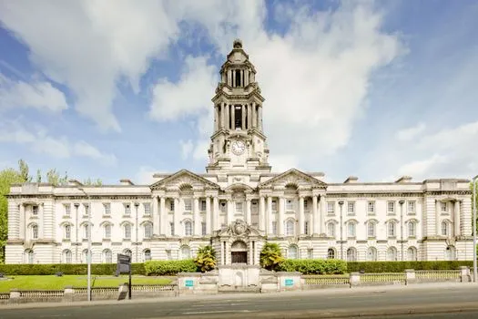 Council backs devolution mayor deal despite £300m risk