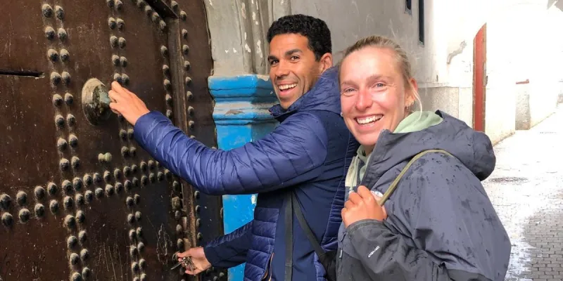 Un couple transforme un riad marocain abandonné en hôtel de surf